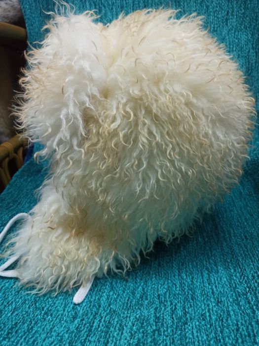 Шапка зимняя, очень теплая, красивая, модная.