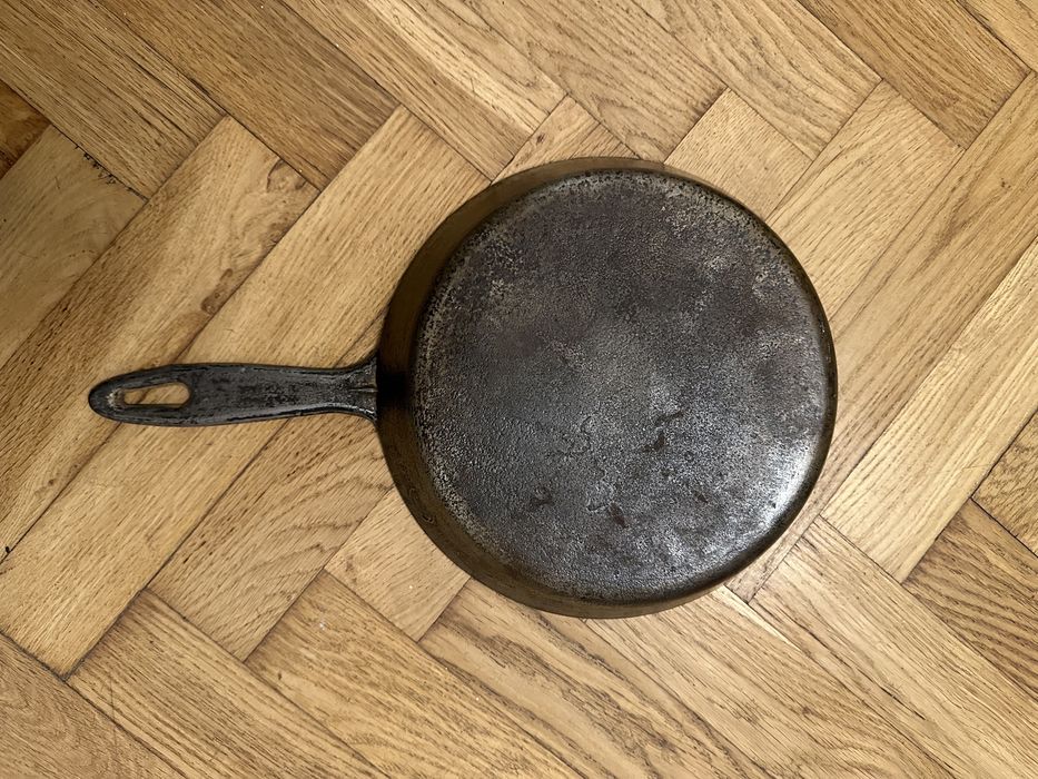 Б/в Сковорідка чугунна чавунна жаровня пательня