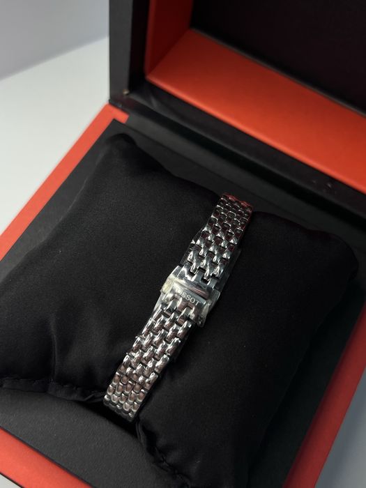 Жіночий годинник Tissot Lovely, женские часы Tissot