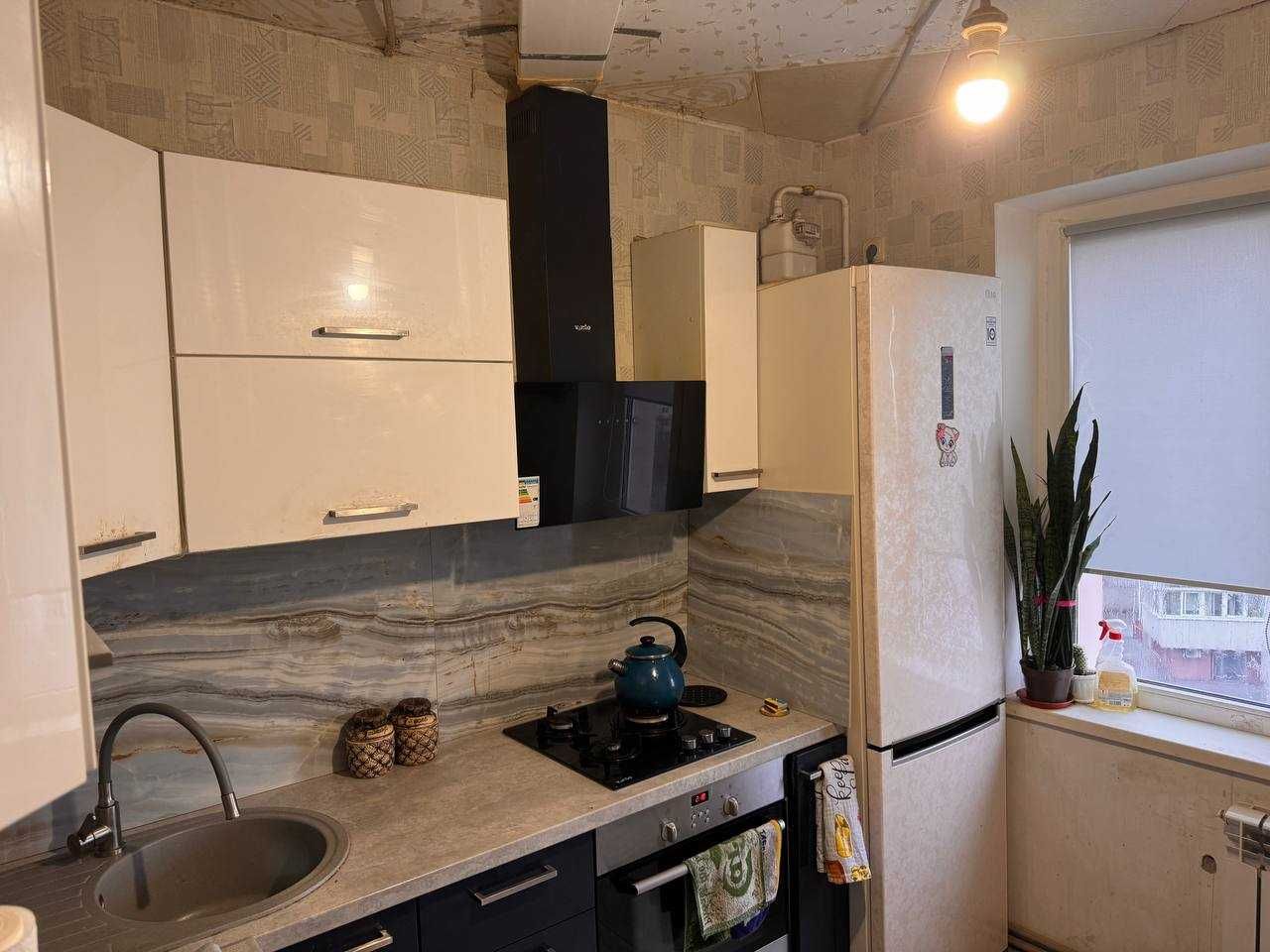 Сдам 3 комн квартиру как 2 комнатную Тополь-3,дом 80