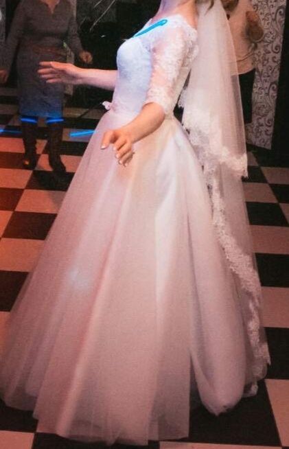 Продам весільну сукню