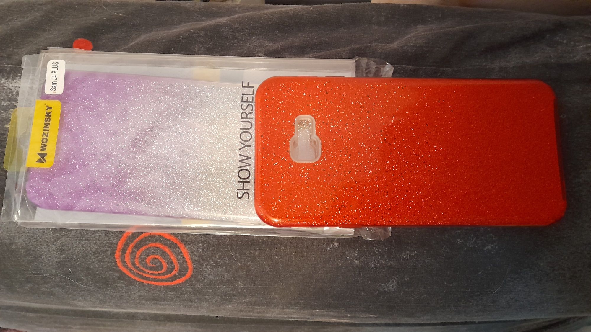 Etui na telefon ..