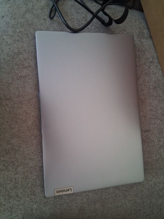 LAPTOP LENOVO IPS3 I5 16GB 1TB W11 nowy, raz włączony