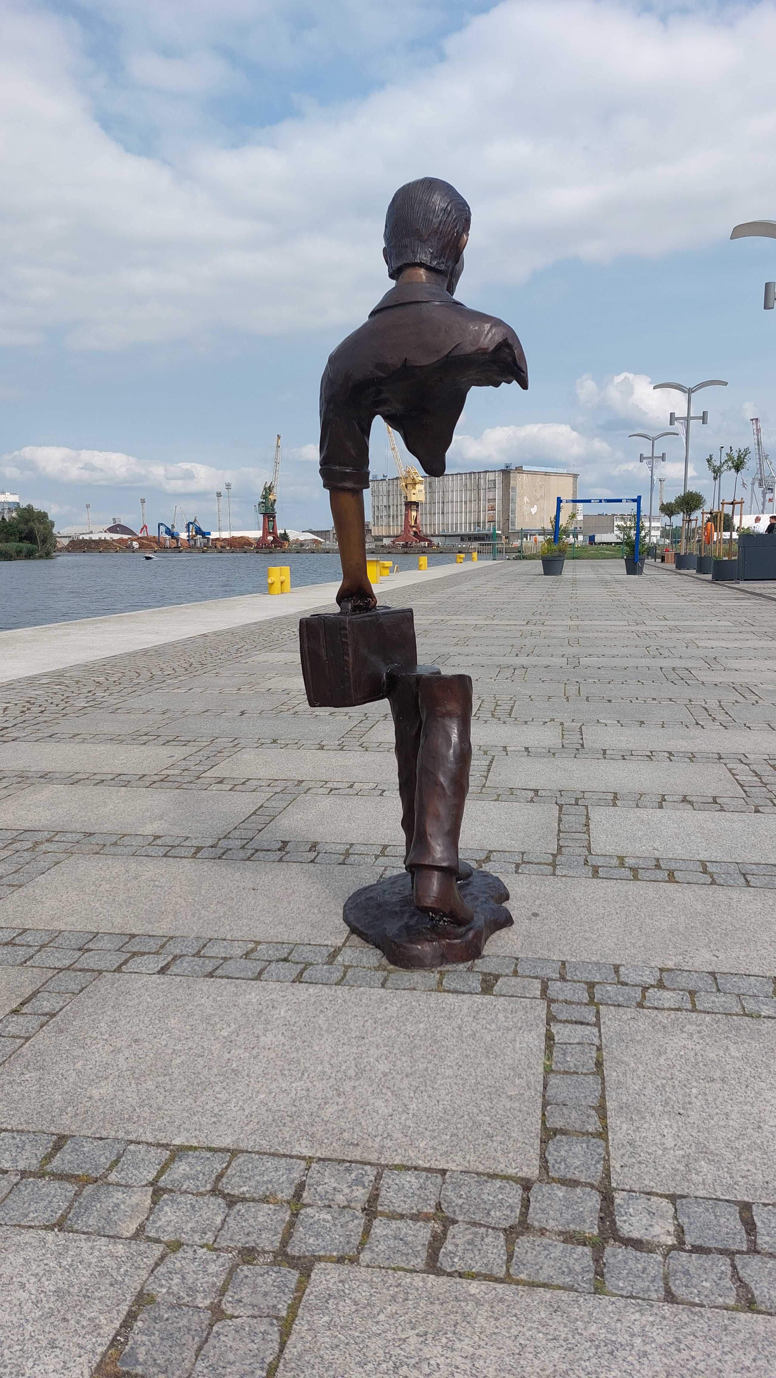 Podróżnik rzeźba z brazu h180cm replika Brunona Catalana
