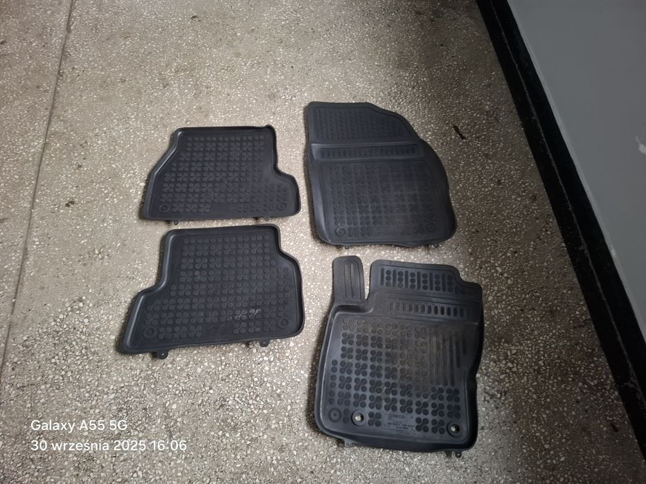 Dywaniki Ford Focus mk2 Lift