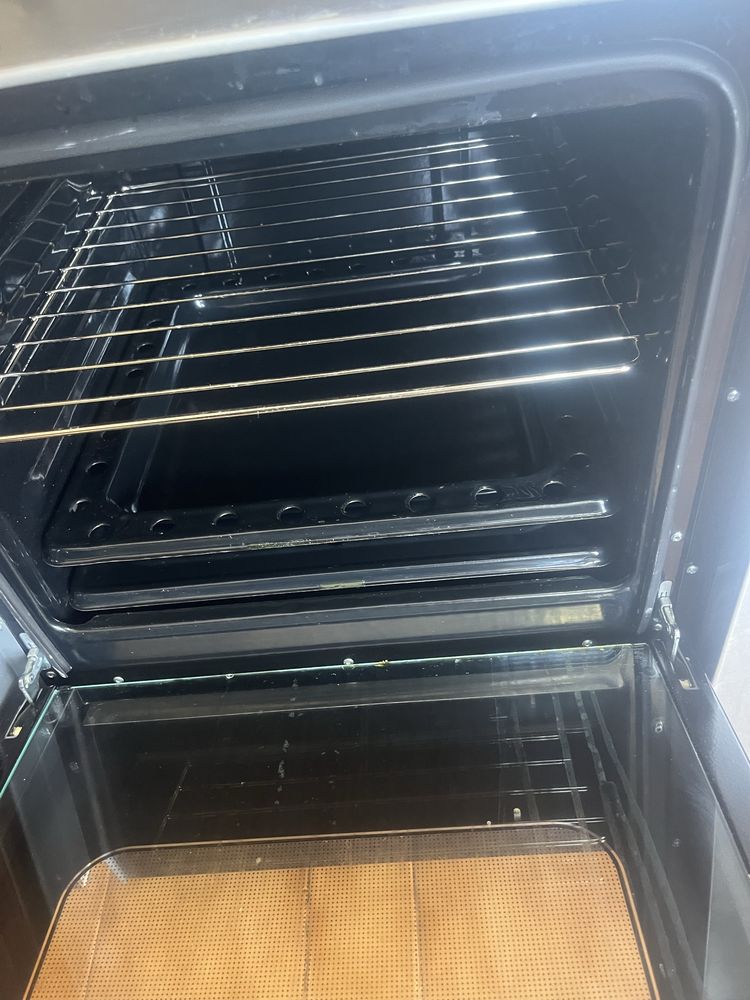 fogao a gas com 5 bocas e forno comprado em Dezembro