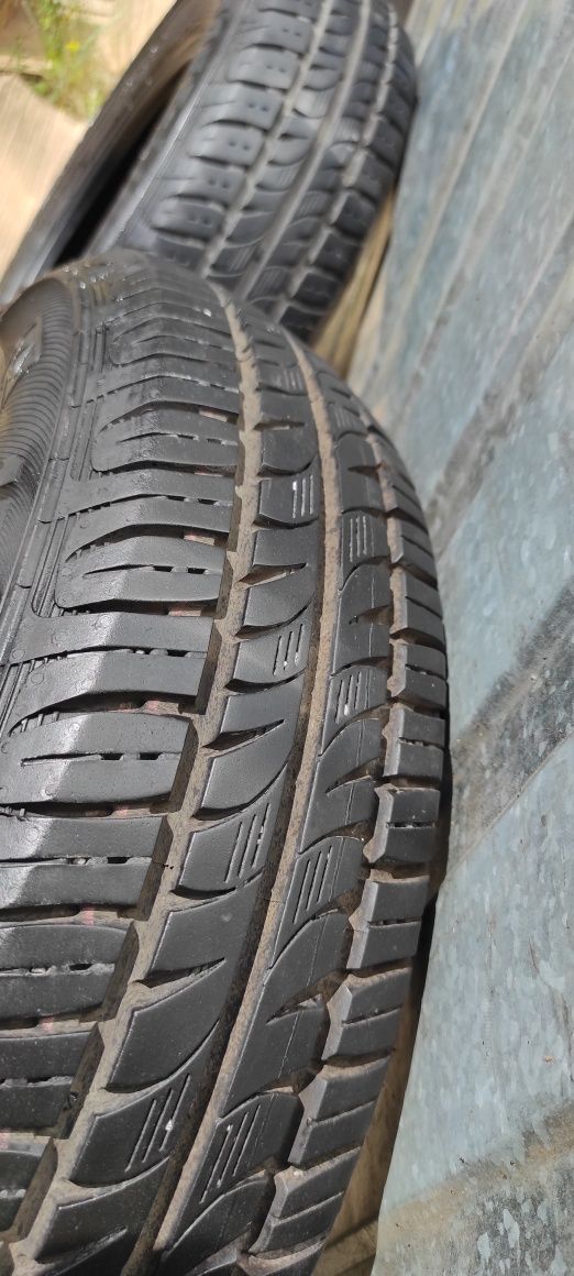 Sprzedam 2 opony 155 80R13 79 T Semperit!