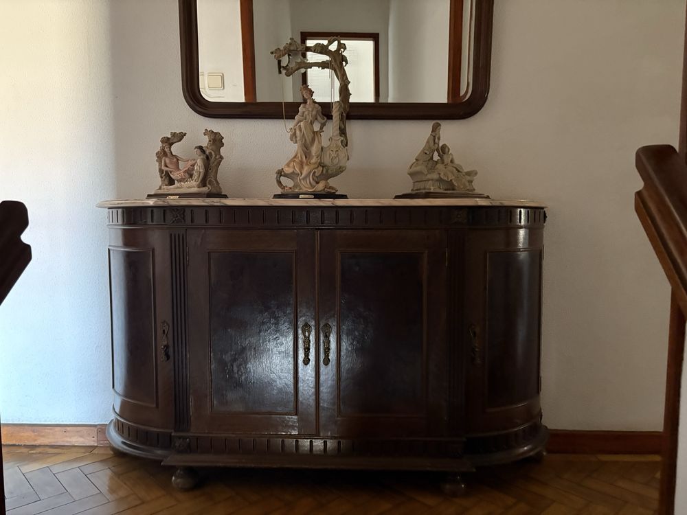 Vendo credência / aparador antigo