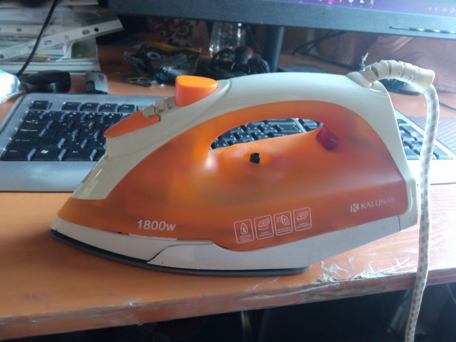 Утюг Kalunas 1800 ват