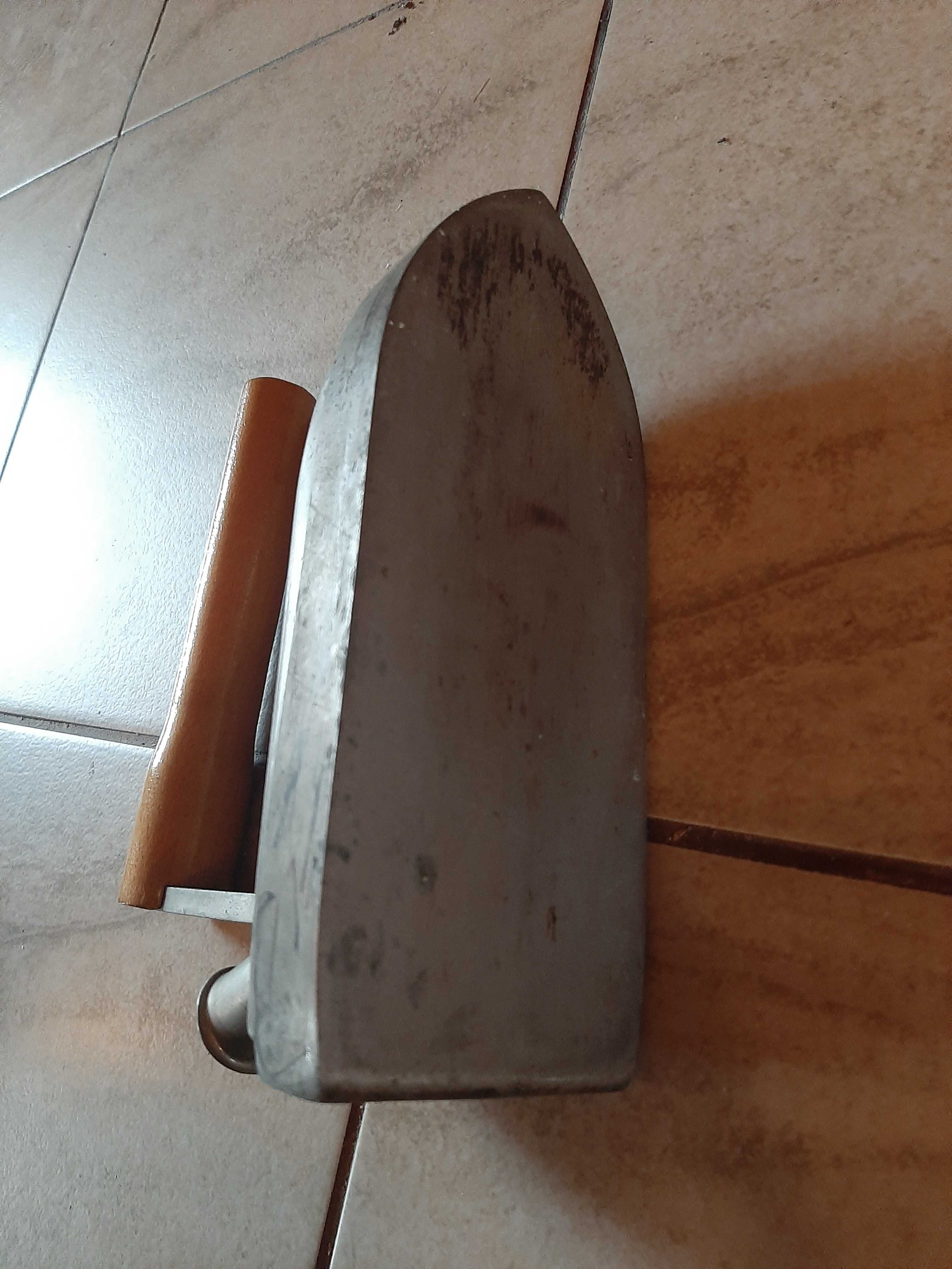 Żelazko z czasów PRL
