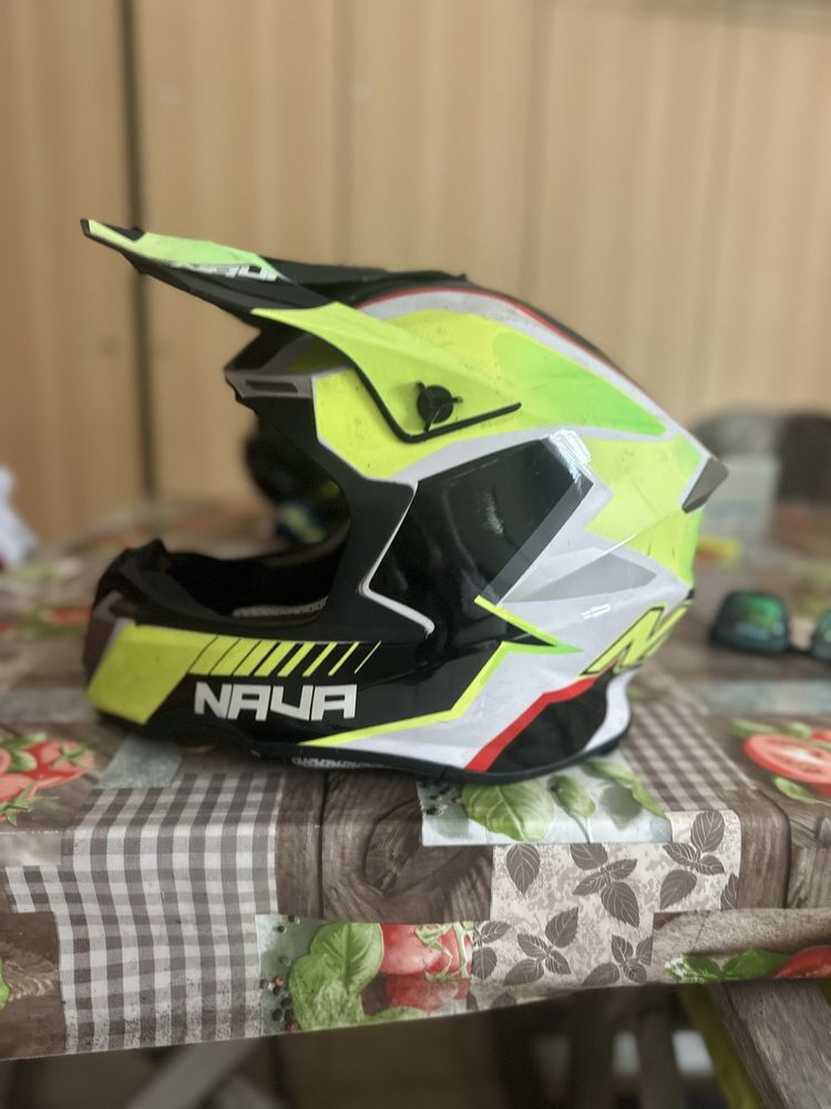 Capacete enduro com 10 horas de uso