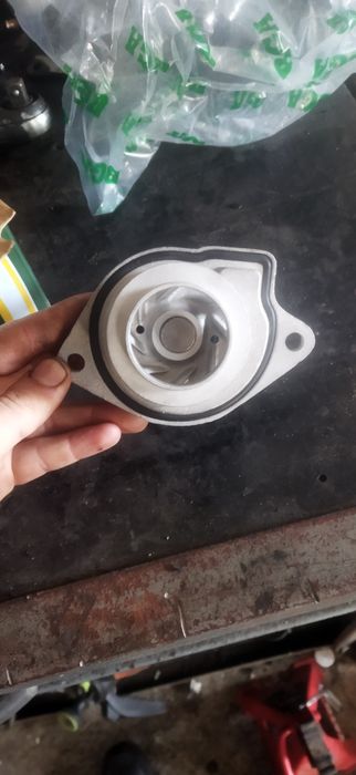 Помпа на VW 1.4 бензин