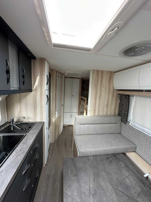 Wynajem Przyczepy Campingowej Hobby De Luxe 545KMF 2000kg 6os.