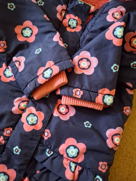 Продам демисезонную курточку 18-24