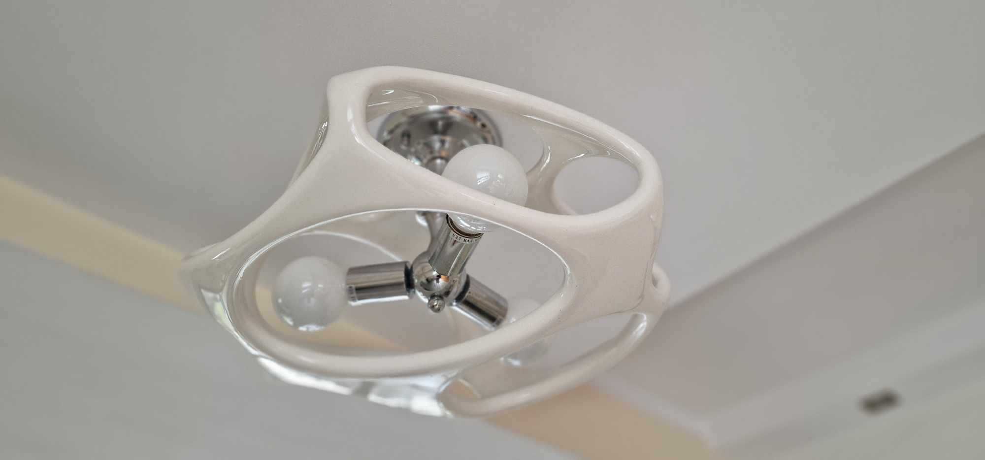 Nowoczesne białe lampy do salonu
