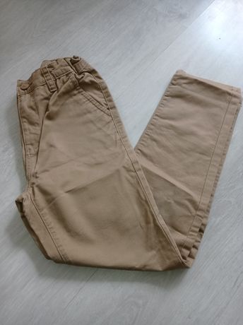Karmelowe chłopięce spodnie Reserved