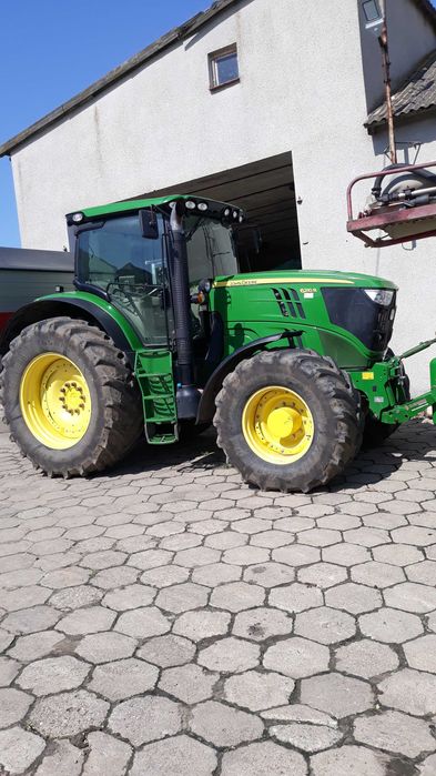 Ciągnik John Deere 6210R