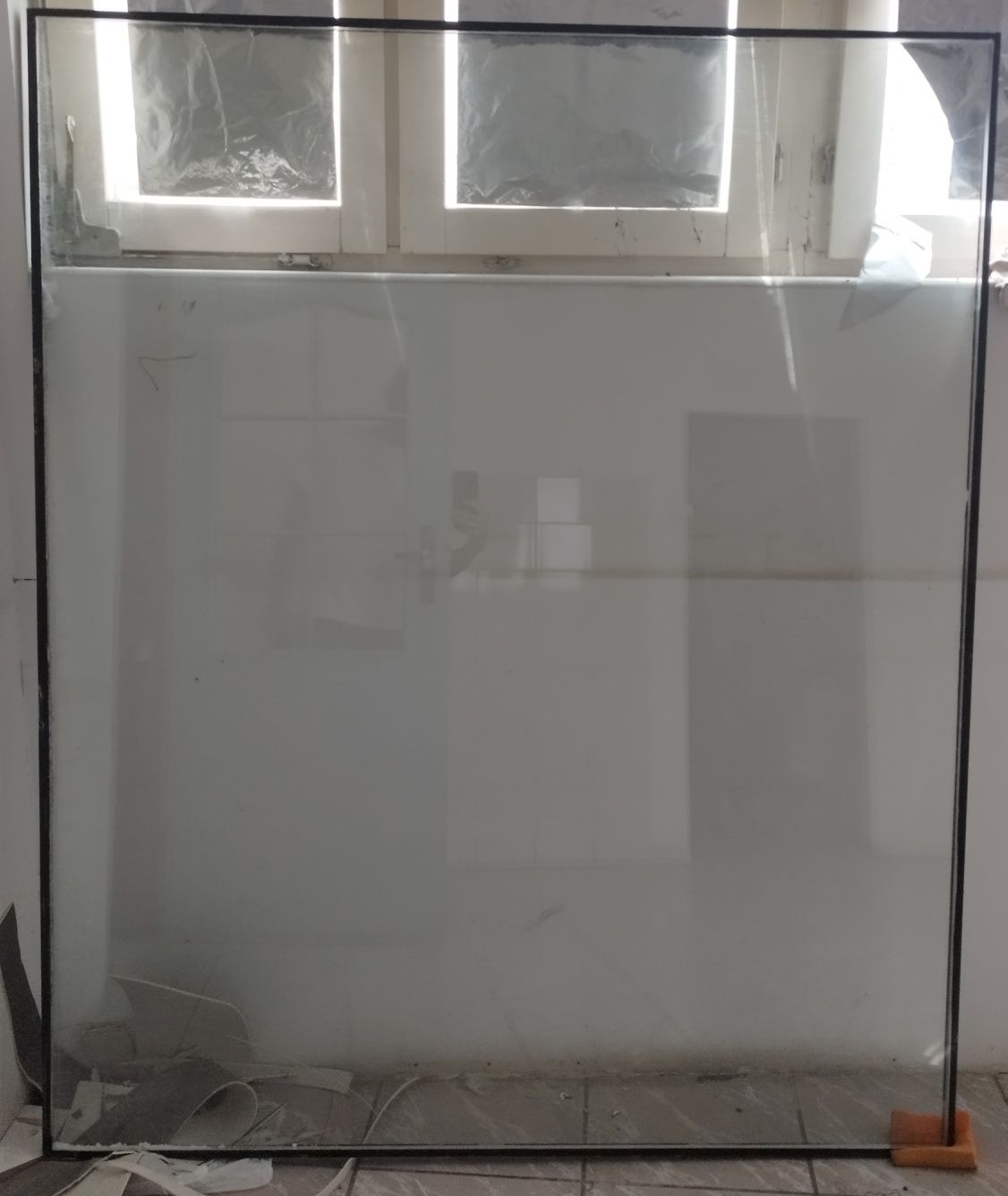 Okno fix 150x160 uszkodzone