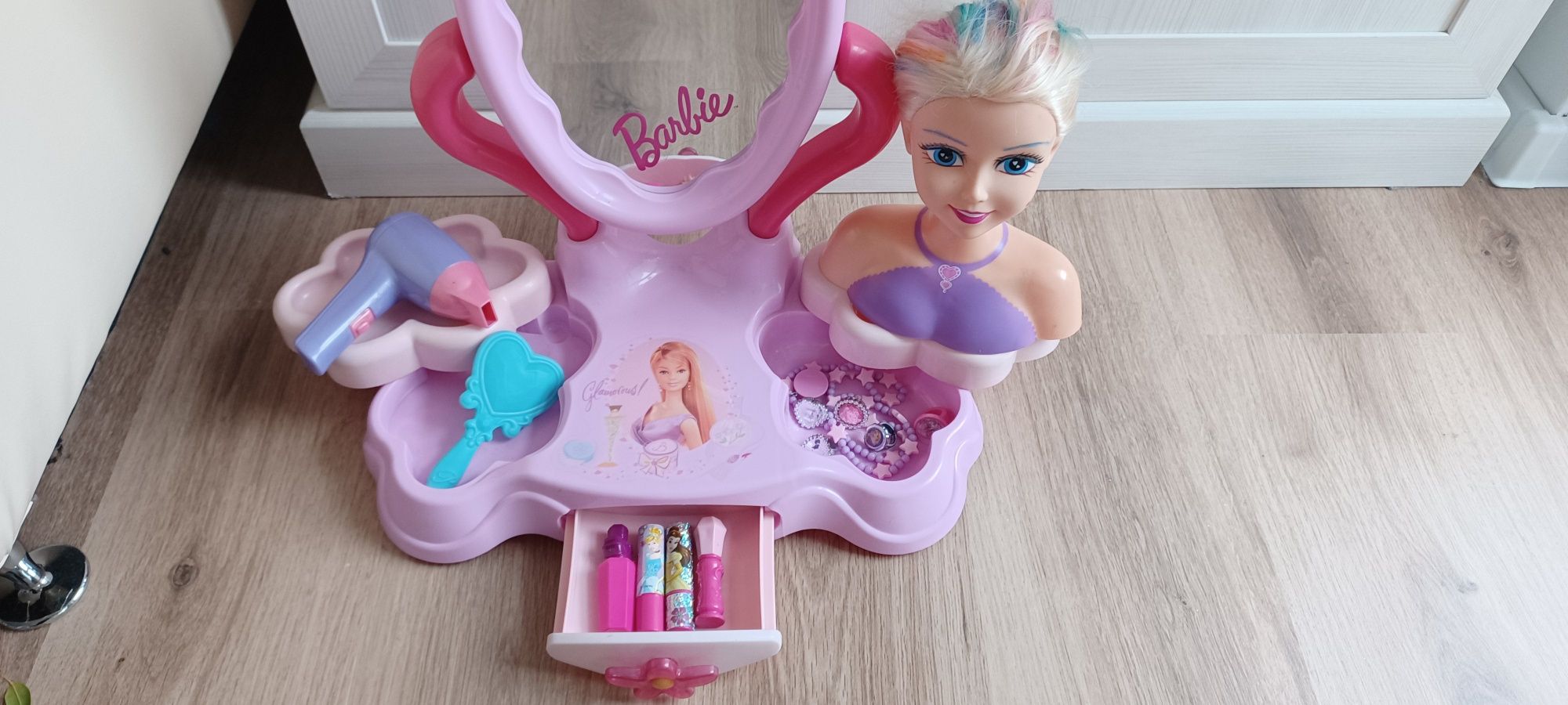 Toaletka Barbie+ akcesoria
