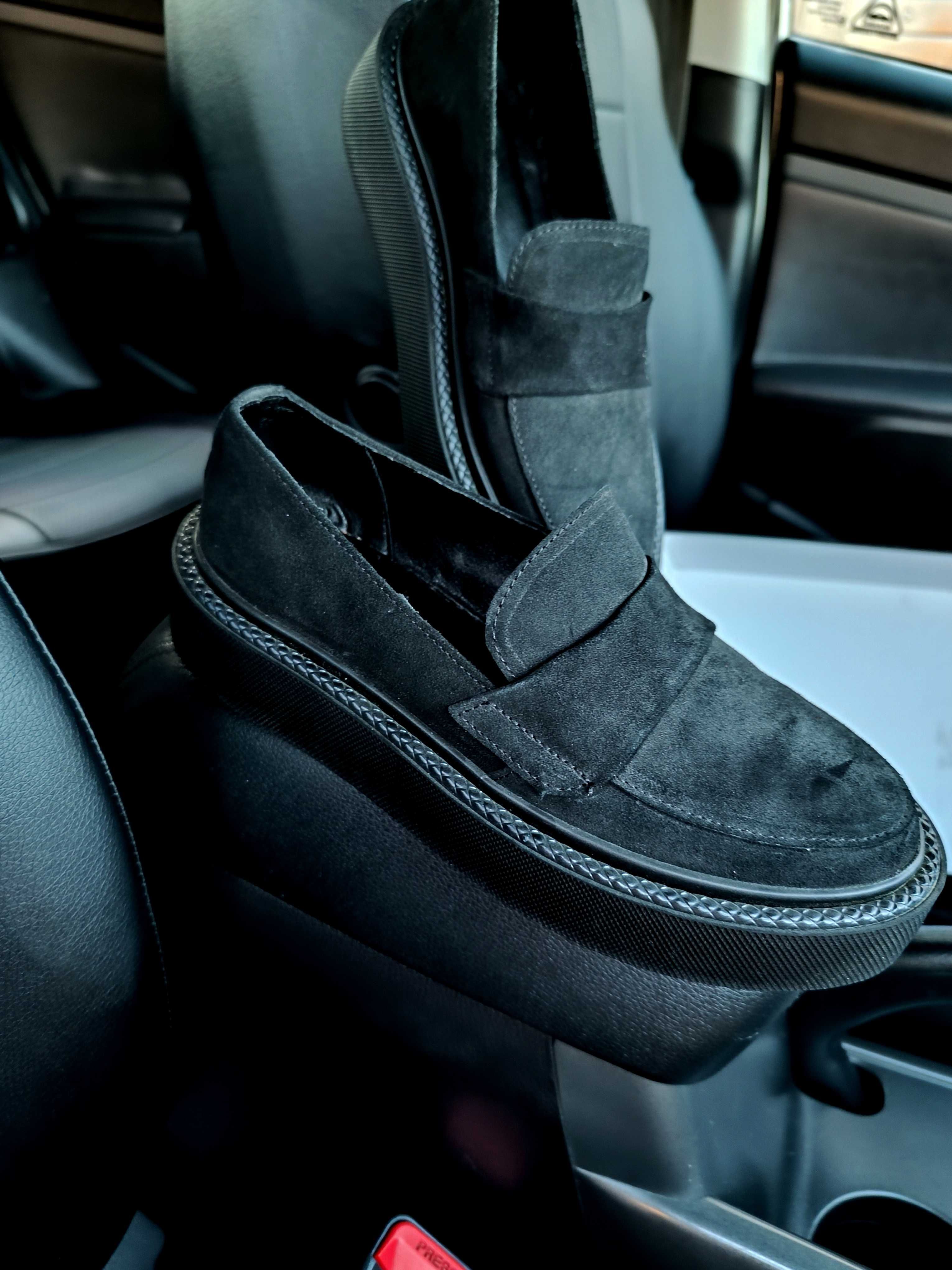 Взуття ботинки босоножки ботфорди туфлі босоніжки