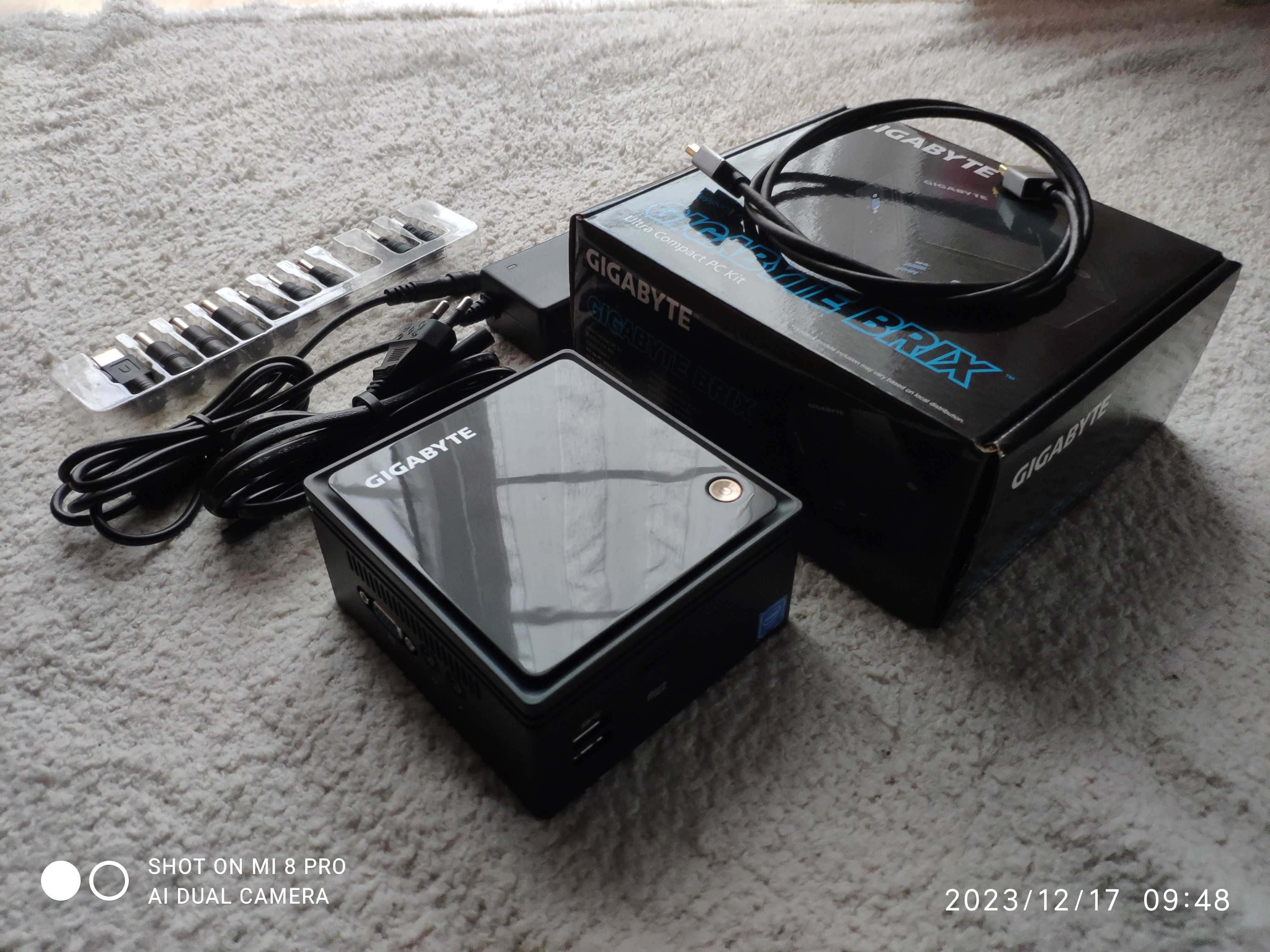 Komputer Gigabyte Brix 8GB RAM 480GB HDD W10 Home + Samsung 23' LED TV