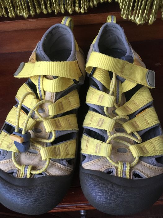 Комфортная обувь с закрытым носком и пяткой