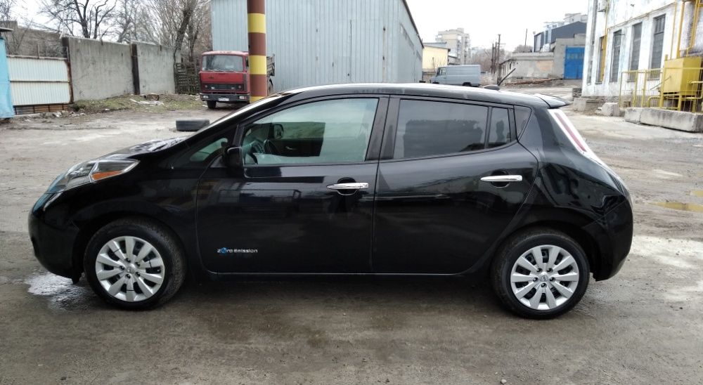 Nissan Leaf S 2015