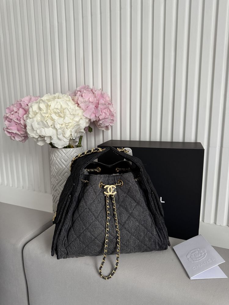 Chanel hobo demin