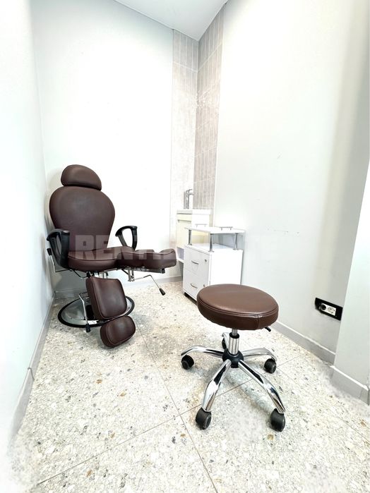 Сдам рабочее место маникюр педикюр