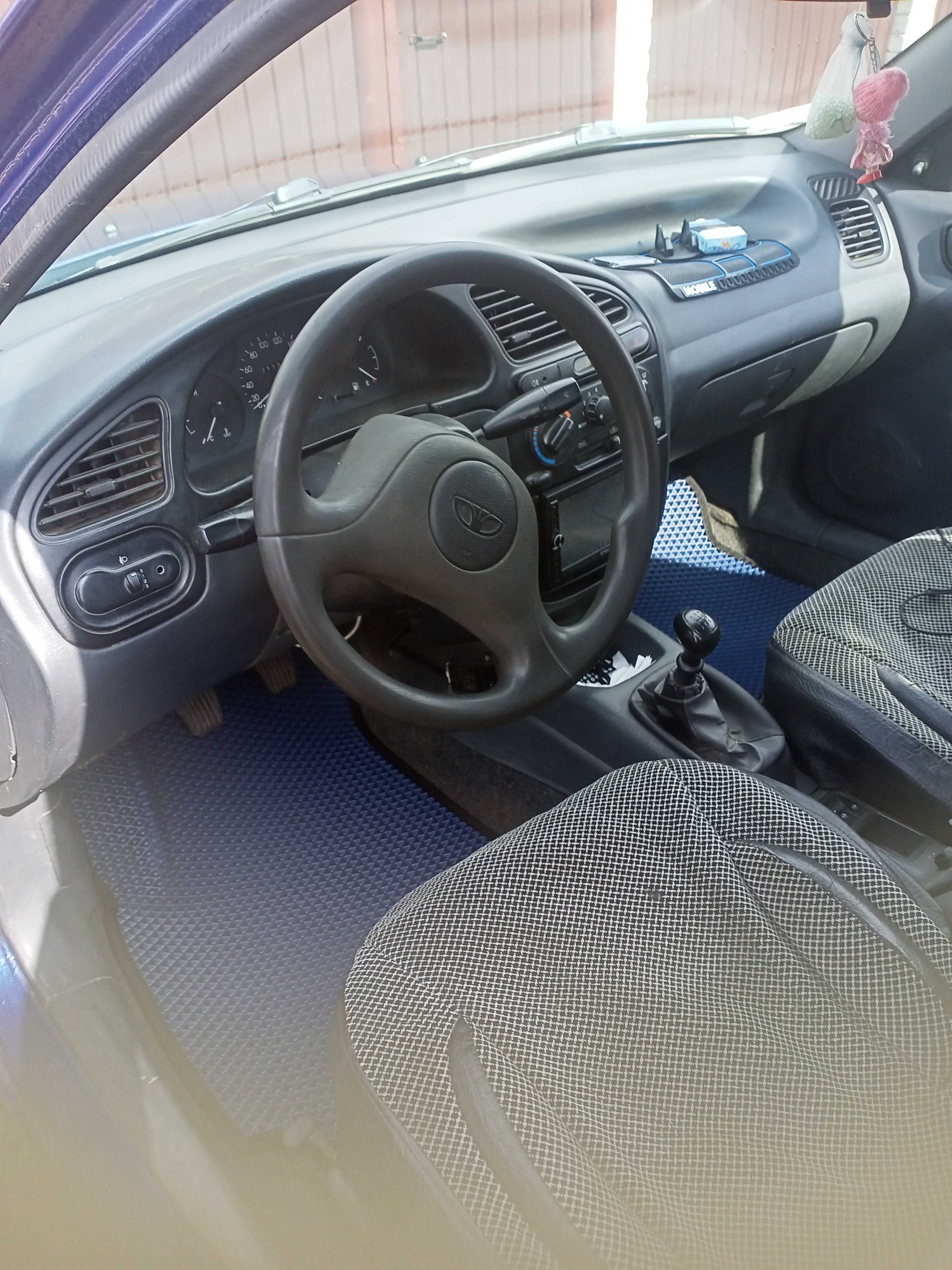 Автомобиль Дэо Сэнс