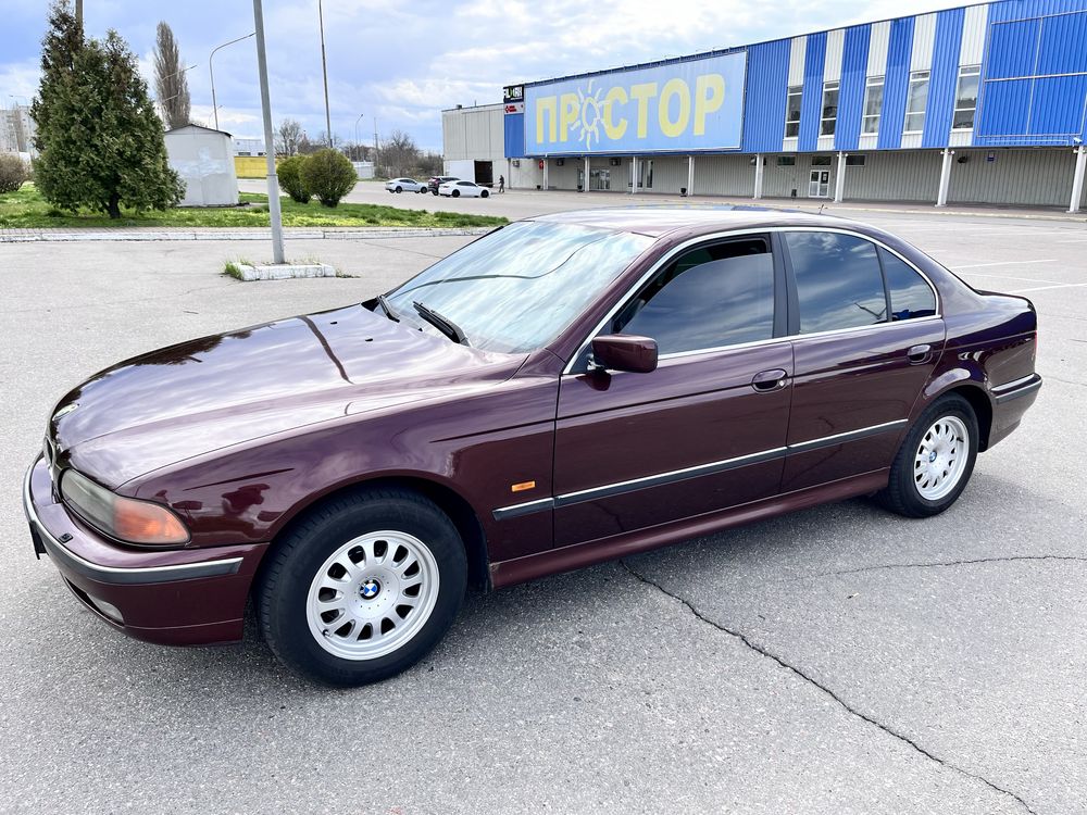 Продам BMW 523i,E39