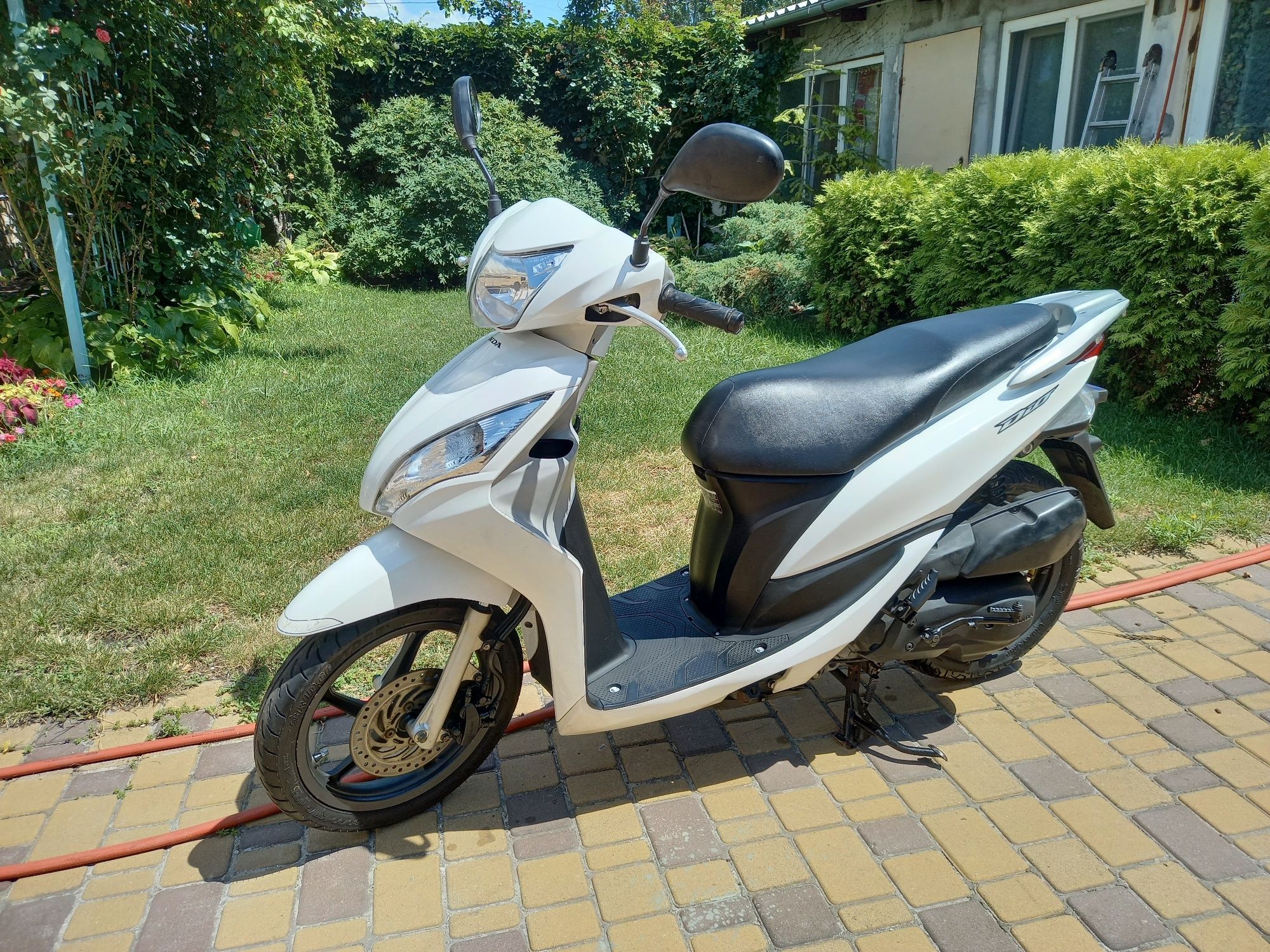 Скутер  Honda  DIO JF31 110 кубів контейнер 2025