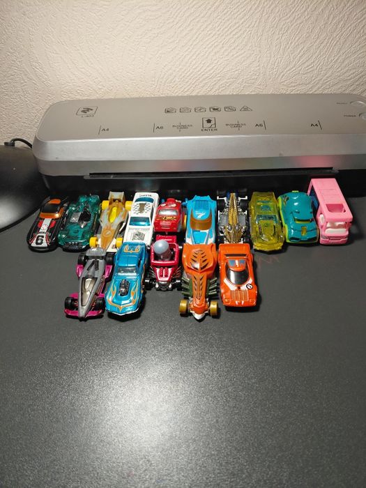 Машинка хот вілс hot wheels