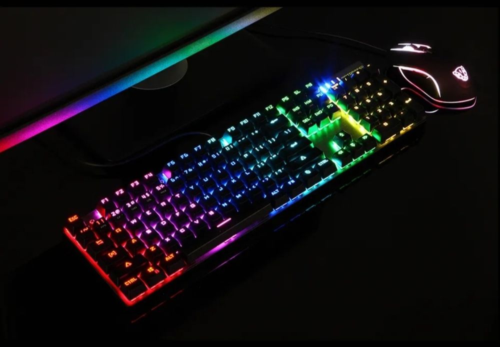 Teclado mecânico RGB + Mouse RGB  MotoSpeed ​​CK888