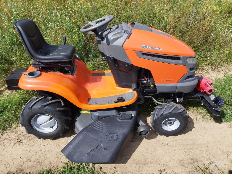 Traktorek Husqvarna -hydrostatyczna skrzynia biegów 22km