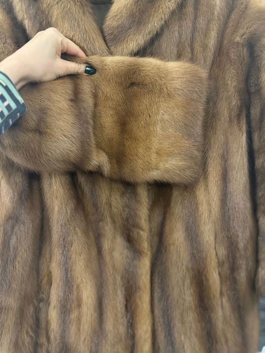 Норкова шуба коротка