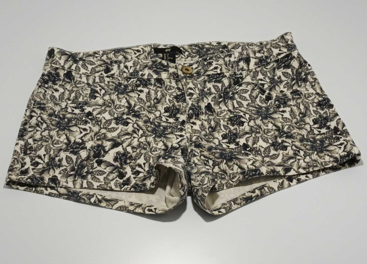 Modne szorty H&M w kwiatowy wzór rozmiar 38