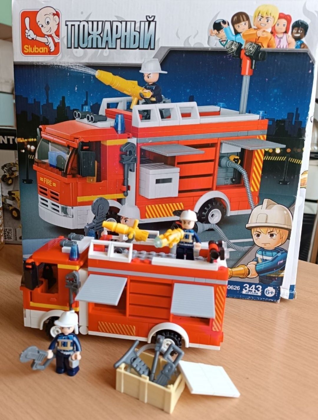 Конструктор Лего "Пожарная машина"