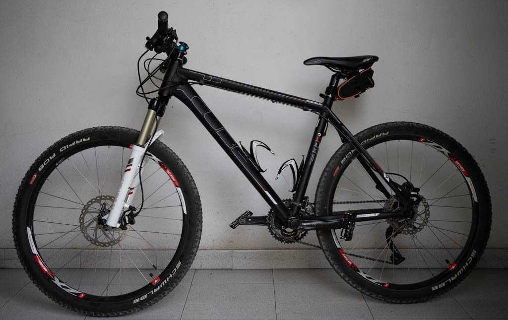 Bicicleta CUBE LTD Team com upgrades