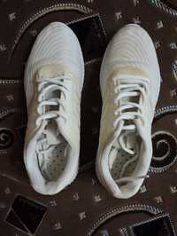 Белые мужские кроссовки размер 41