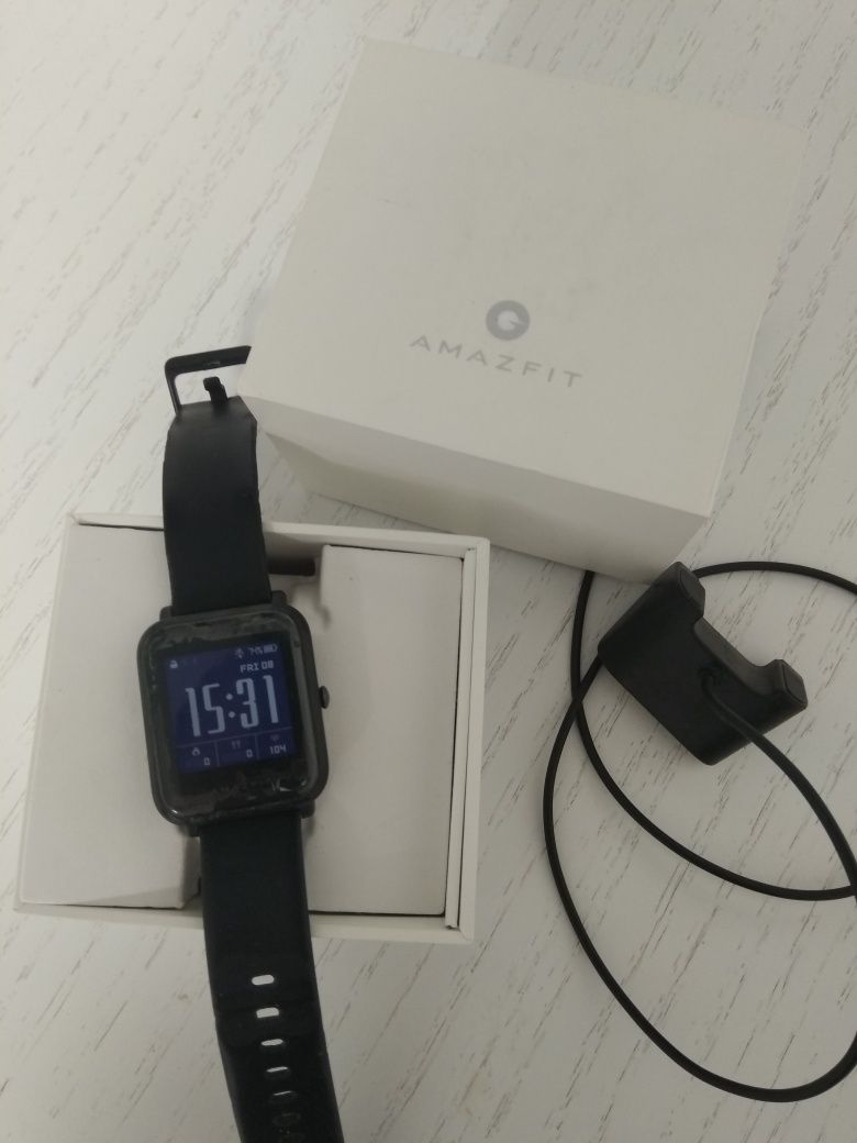 Смарт часы amazfit bip модель А1608.