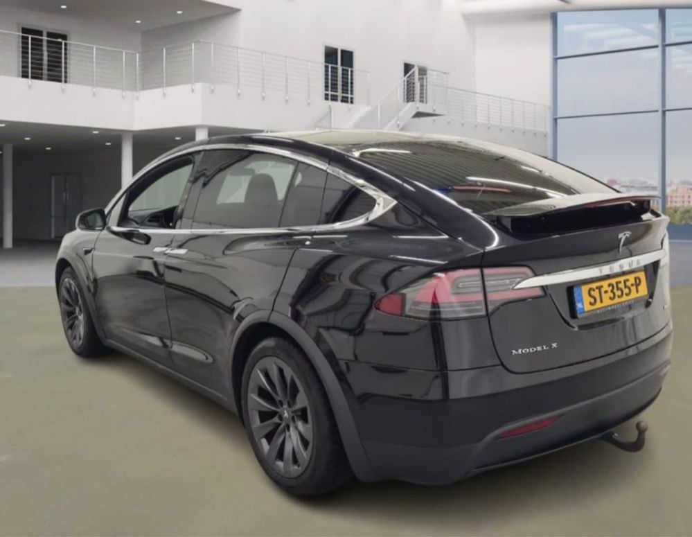 Tesla Model X 2018  Plus 100 kWh Dual Motor (525 к.с.) AWD • Base