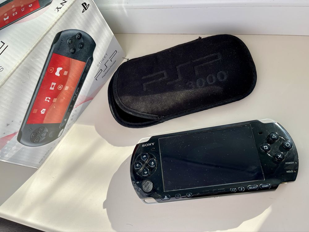 PSP 3000 + 32гб флешка