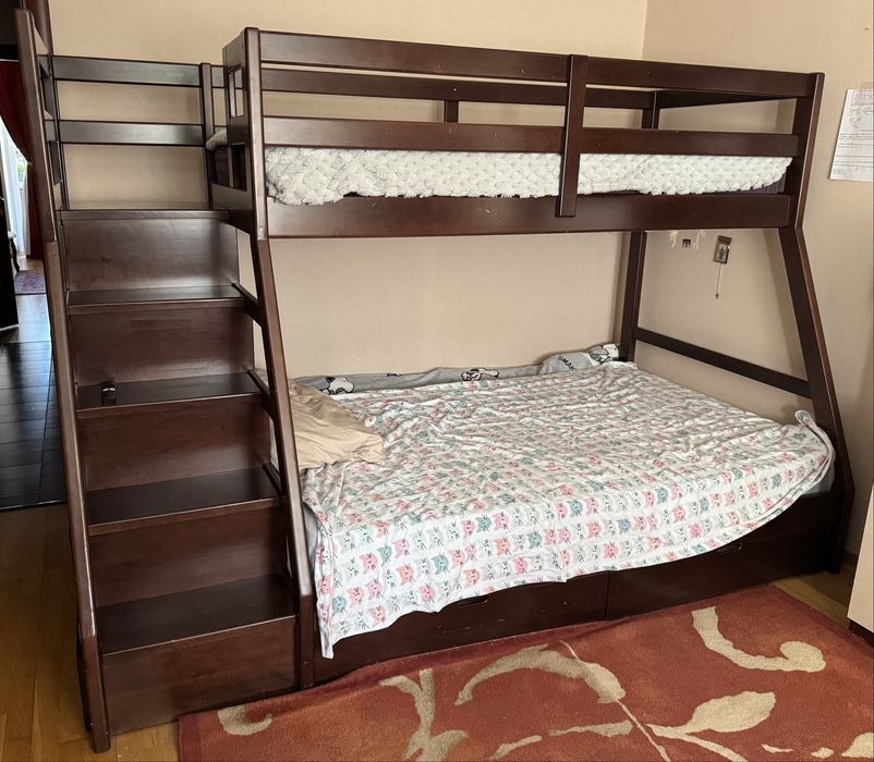 Продам детскую двухярусную кровать