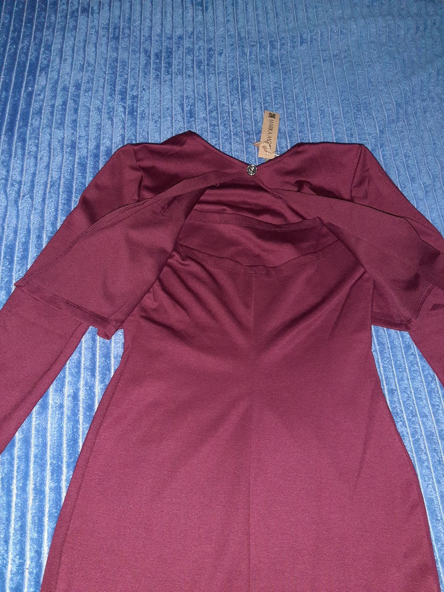 Стильное новое повседневное бордовое платье из трикотажа р S (42)