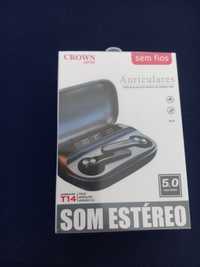 Auriculares sem fios novos, em preto