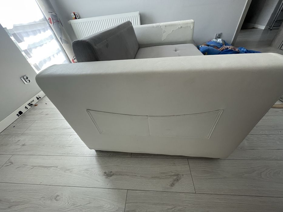 Wygodna rozkladana do spania kanapa/sofa