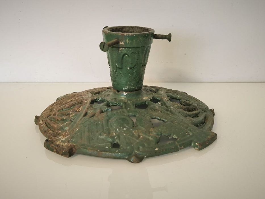 Przedwojenny żeliwny stojak pod choinkę