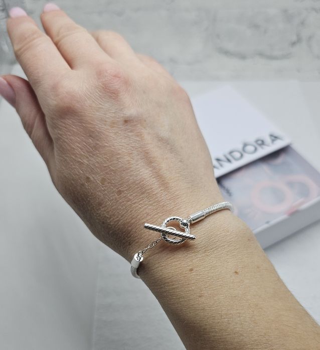 Браслет pandora зі всіма пробами.