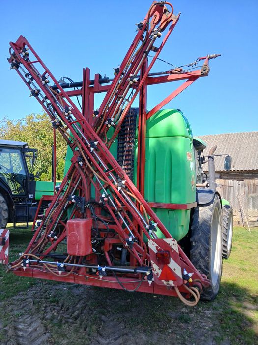 Opryskiwacz zawieszany Krukowiak Heros 1200l